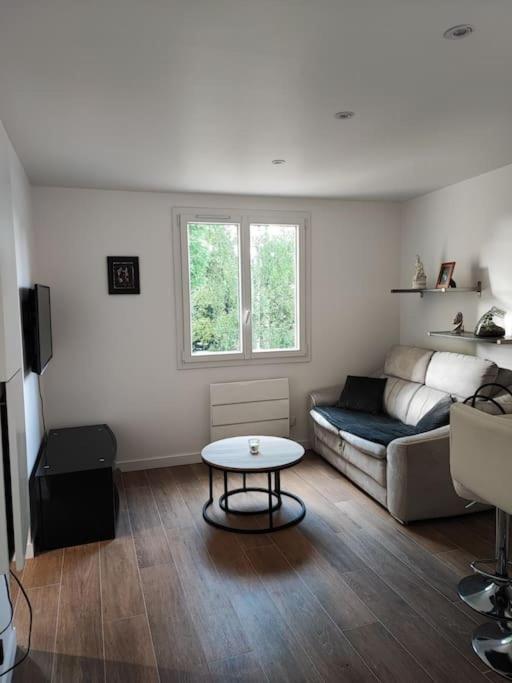 Charmant Appartement 2 Pieces Proche Disneyland Villeneuve-Saint-Denis Zewnętrze zdjęcie